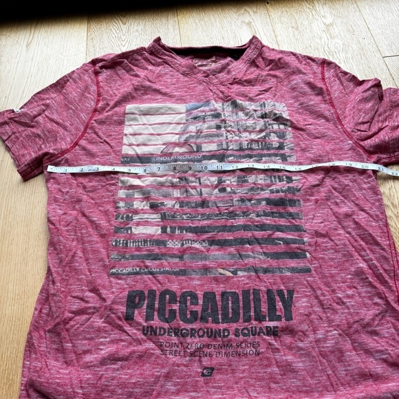 POINT ZERO RED V NECK LONDON PRINT TEE - L - Picture 9 of 12